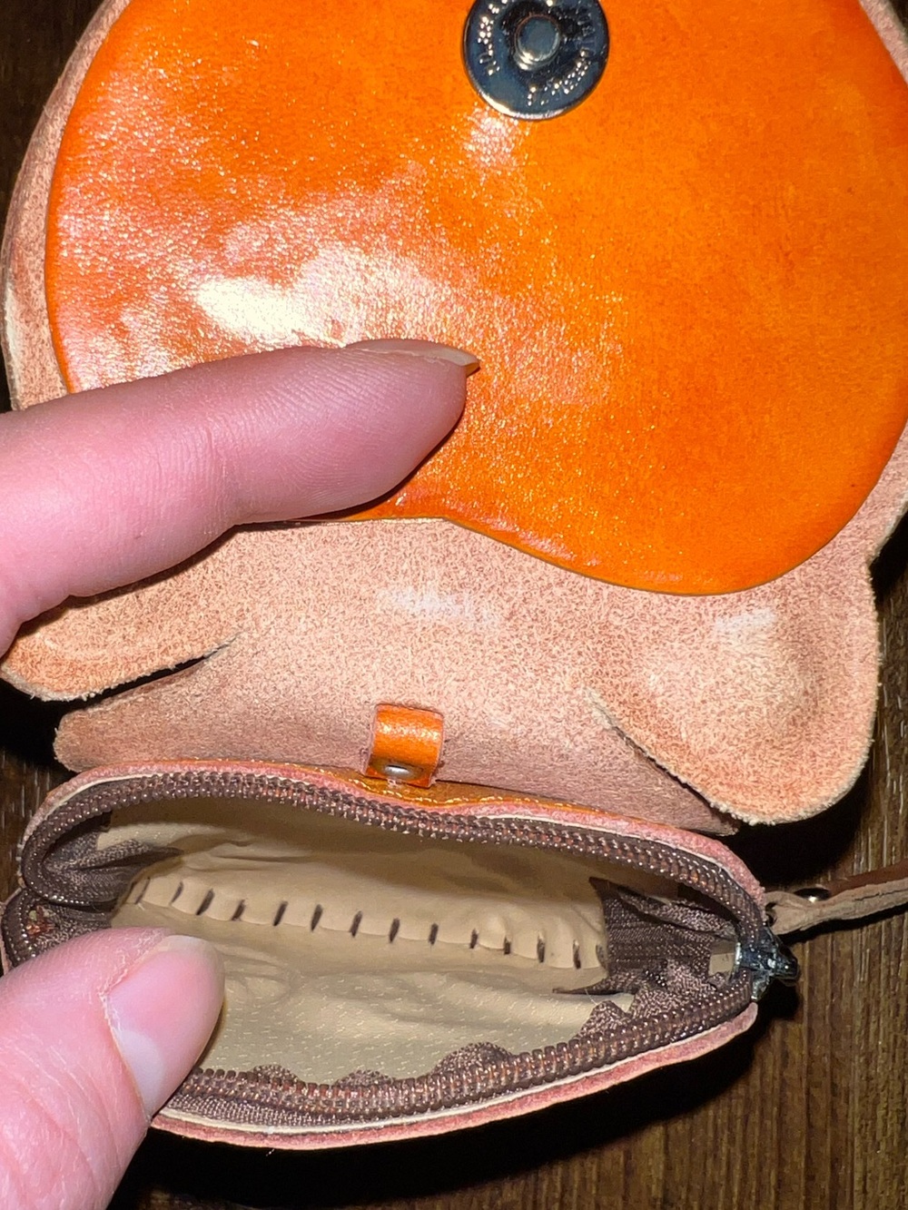 Las Vegas Orange Cat Leather Playful Wristlet Keychain Coin Purse - Picture 5 of 5